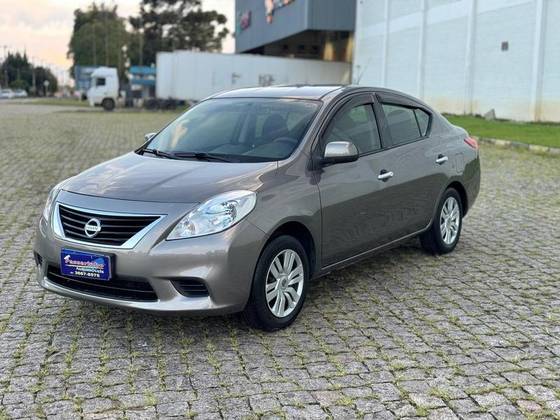 NISSAN VERSA 1.6 16V FLEX SV 4P MANUAL NISSAN VERSA 1.6 16V FLEX SV 4P MANUAL